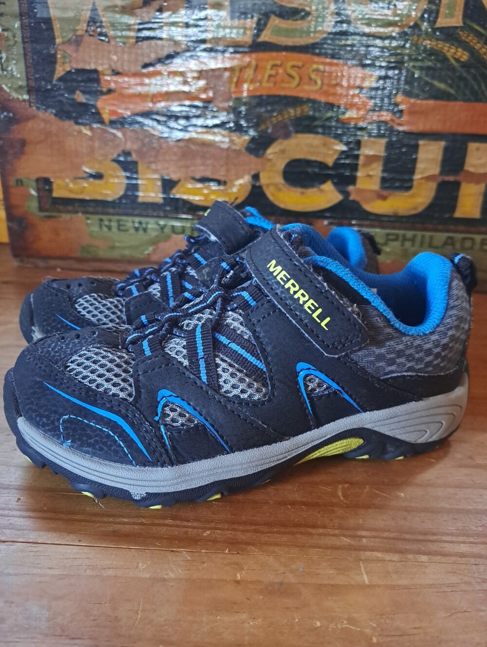 Merrell Trail Chaser Kids Hiking Shoes Size 11.5 Outdoor Walking Sneakers